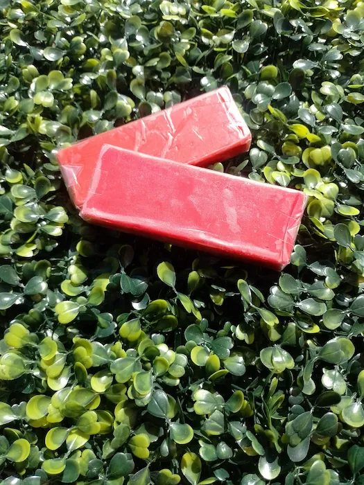 Barra de jamoncillo con piñón y leche de vaca